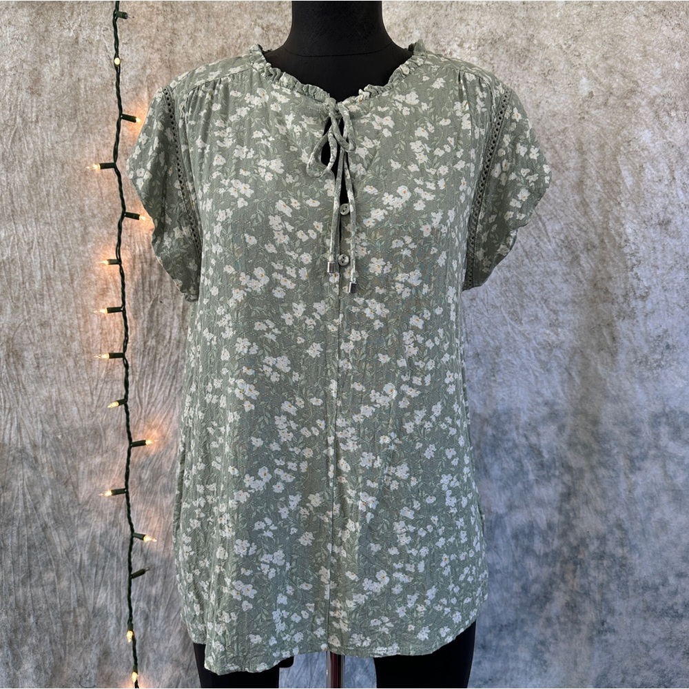 🪩Buffalo David Bitton Sage Floral Blouse